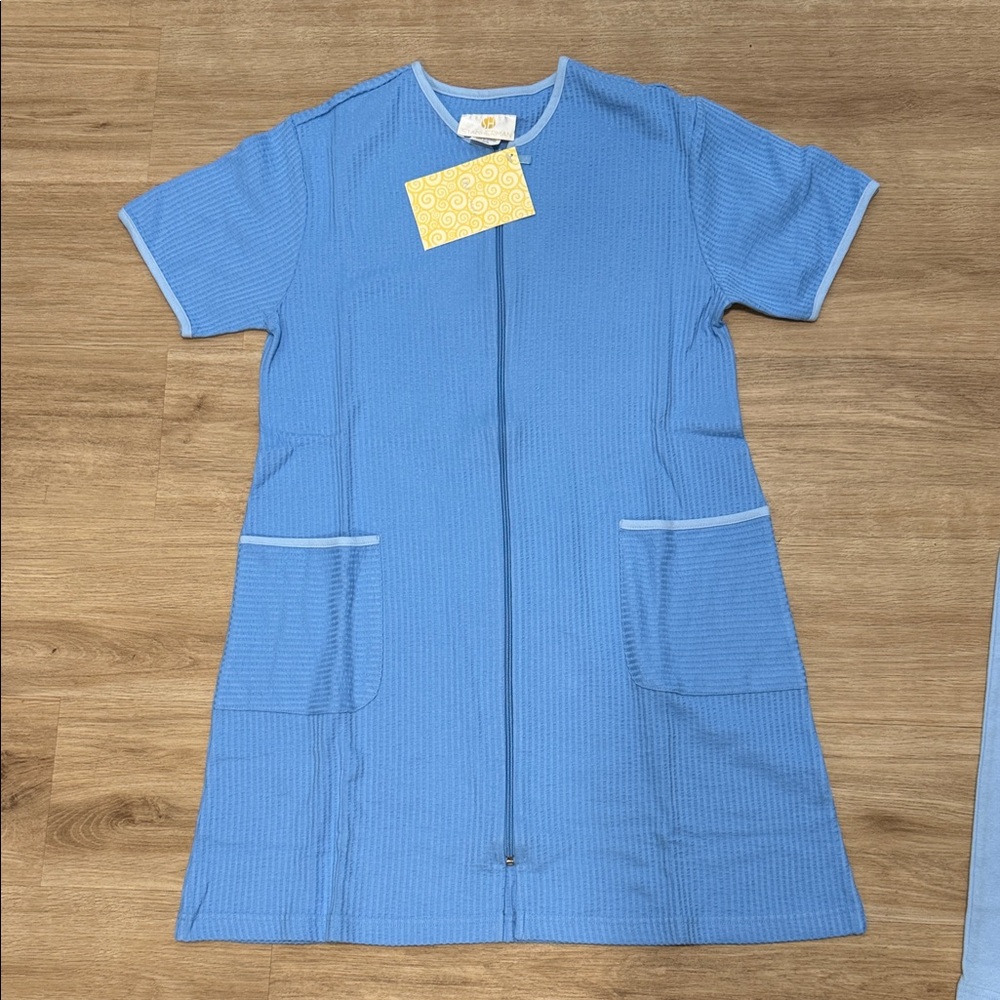Vintage Blue Short Sleeve Zip-Up night gown